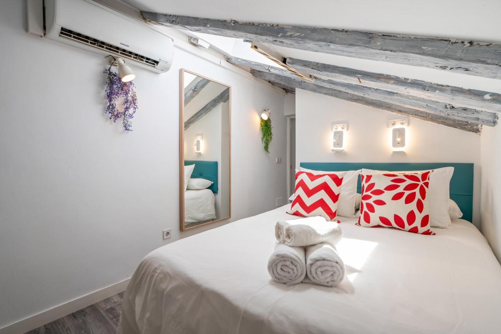 Attic 3Bedrms-2Baths In Heart Of Malasana Madrid Exterior foto